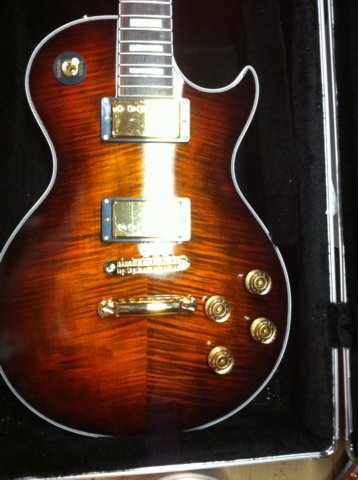 customkitwithgoldhardware3.jpg