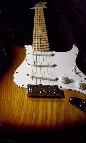 licensedfenderstrat2.jpg